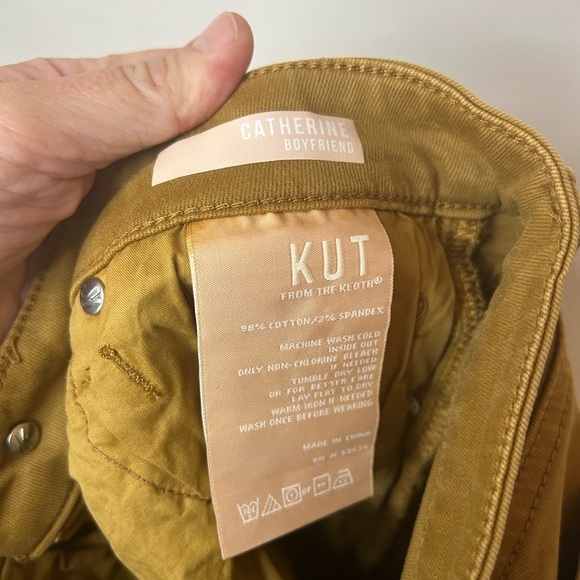 KUT from the Kloth Catherine Mid Rise Boyfriend Jeans Size 2 - Picture 4 of 12
